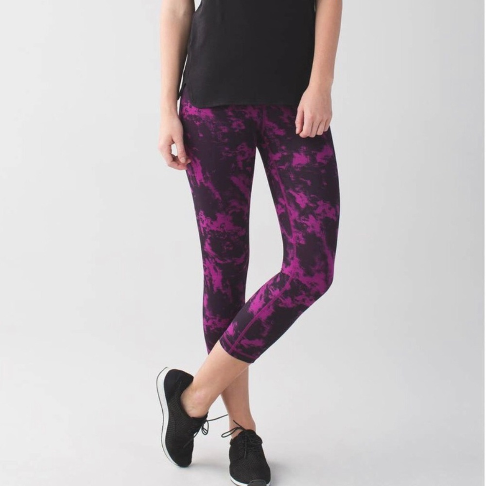 Lululemon Wunder Under 21” crop leggings